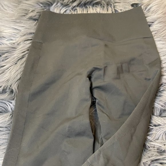 NWOT Lululemon Ebb To Street Crop 21" Titanium Size 6 - Picture 7 of 16